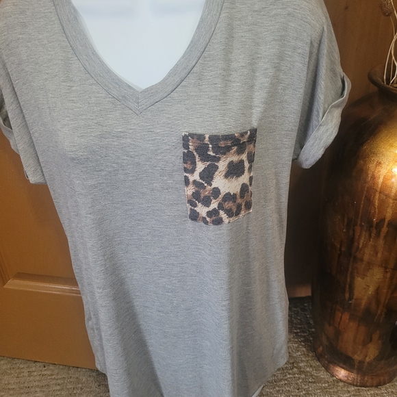 💜 New Grey V Neck Top - Picture 4 of 6